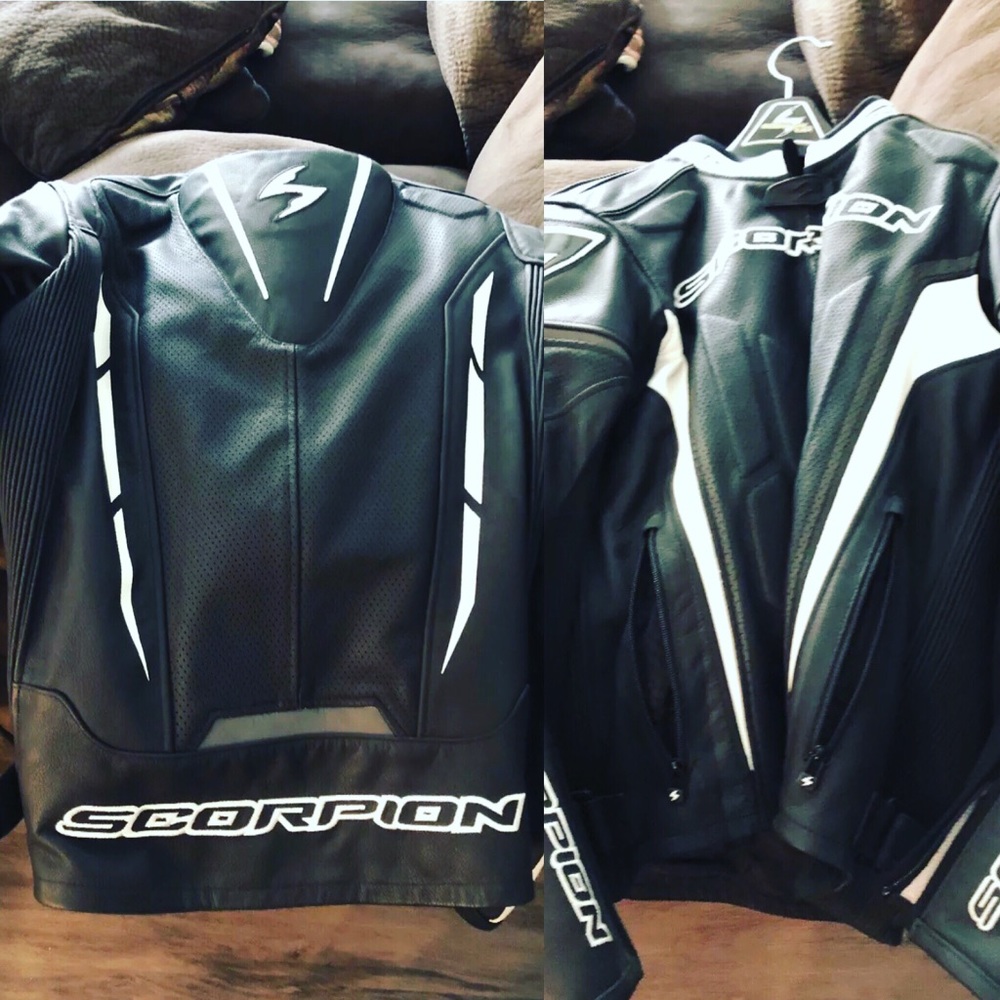 Scorpion clutch leather jacket Black/White